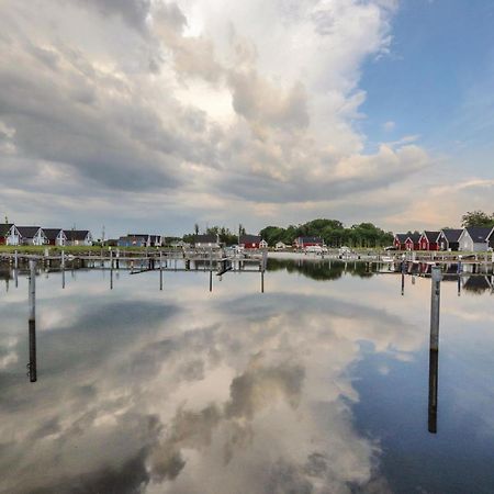 Beach Front Home In Zerpenschleuse With Wifi Esterno foto