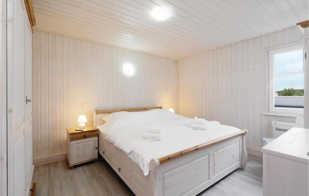 Beach Front Home In Zerpenschleuse With Wifi Esterno foto
